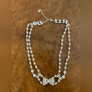 Elegant Gold and White Pearl Necklace